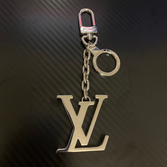 Louis Vuitton Key Holder LV Initials Silver in Polished Silver